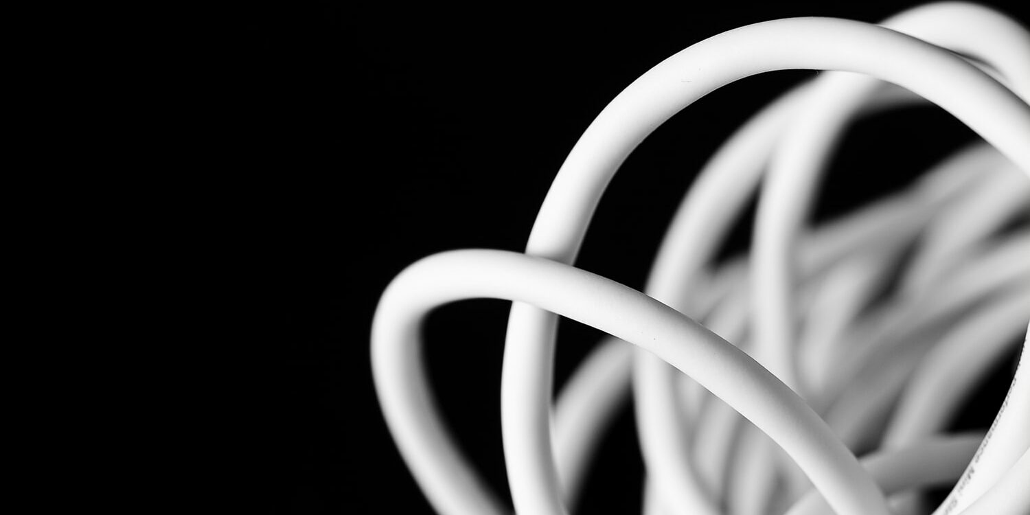 cabo flexível emaranhado